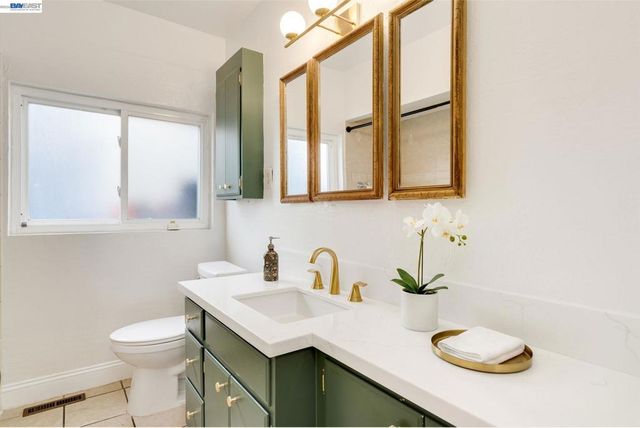1914 105Th Ave, Oakland, CA 94603