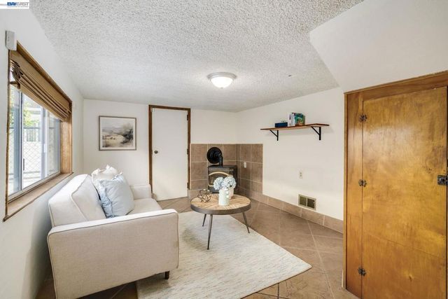 1914 105Th Ave, Oakland, CA 94603