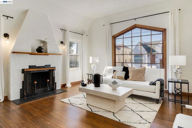 1914 105Th Ave, Oakland, CA 94603