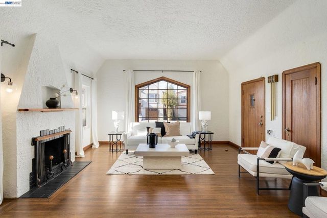1914 105Th Ave, Oakland, CA 94603