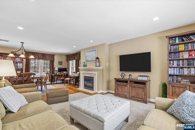 4 Lindeman Avenue, Closter, NJ 07624