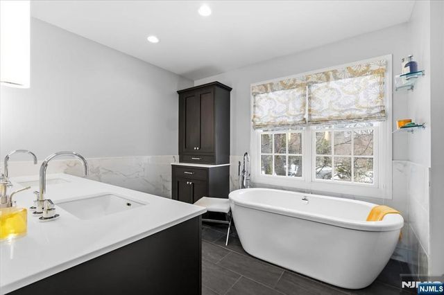 4 Lindeman Avenue, Closter, NJ 07624