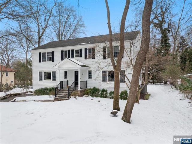 4 Lindeman Avenue, Closter, NJ 07624