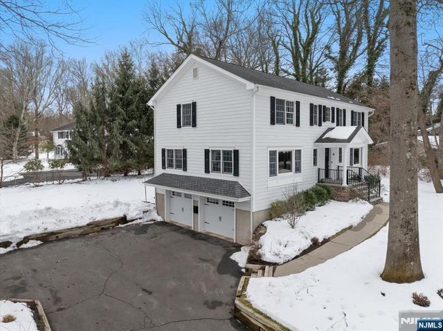 4 Lindeman Avenue, Closter, NJ 07624