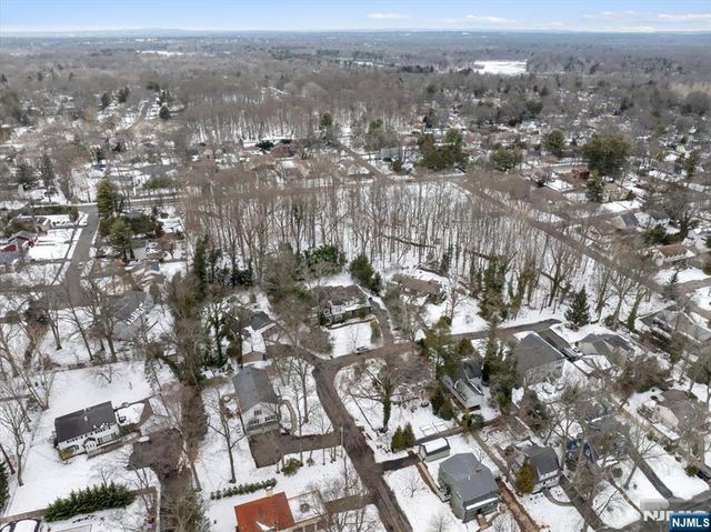 4 Lindeman Avenue, Closter, NJ 07624