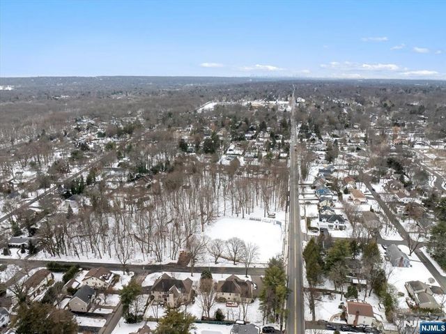 4 Lindeman Avenue, Closter, NJ 07624