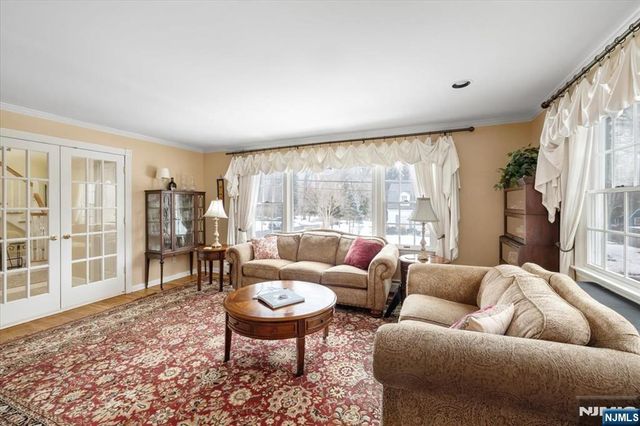 4 Lindeman Avenue, Closter, NJ 07624