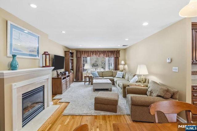 4 Lindeman Avenue, Closter, NJ 07624