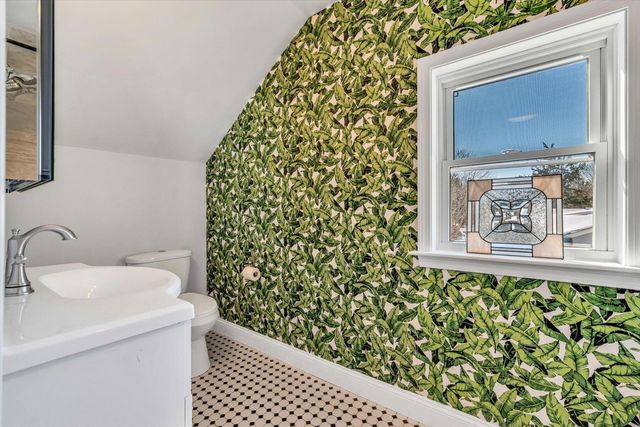 83 Lake Drive, Centerville, MA 02632