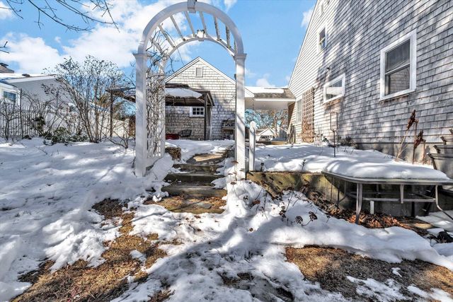 83 Lake Drive, Centerville, MA 02632