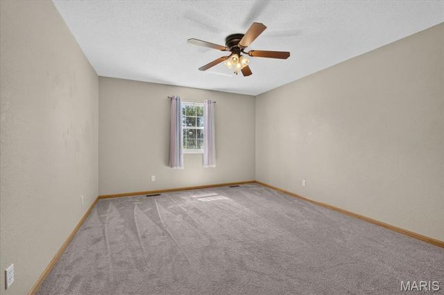 813 E Haven Drive, Waterloo, IL 62298