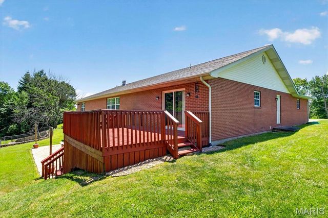 813 E Haven Drive, Waterloo, IL 62298