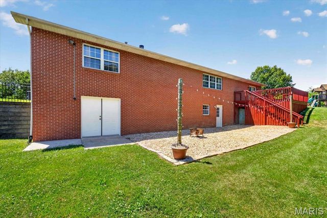 813 E Haven Drive, Waterloo, IL 62298
