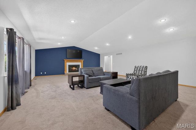 813 E Haven Drive, Waterloo, IL 62298