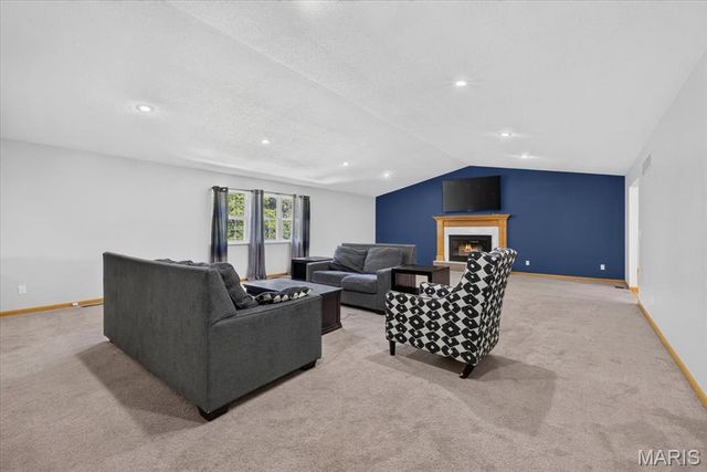 813 E Haven Drive, Waterloo, IL 62298