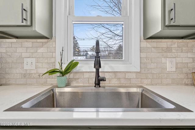 1931 Cherrylawn Drive, Toledo, OH 43614