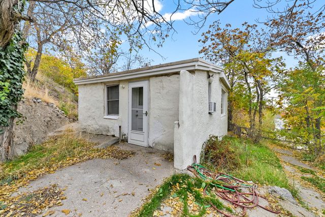 694 N WEST CAPITOL ST, Salt Lake City, UT 84103