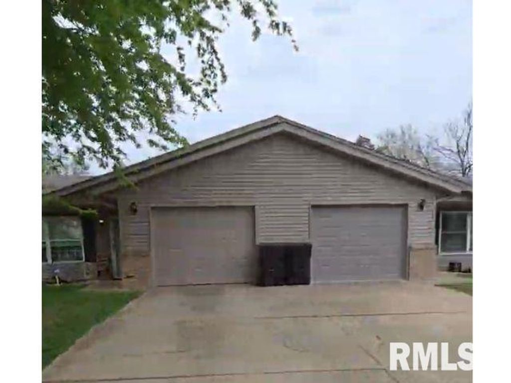 103-105 ARGO Street, Washington, IL 61571