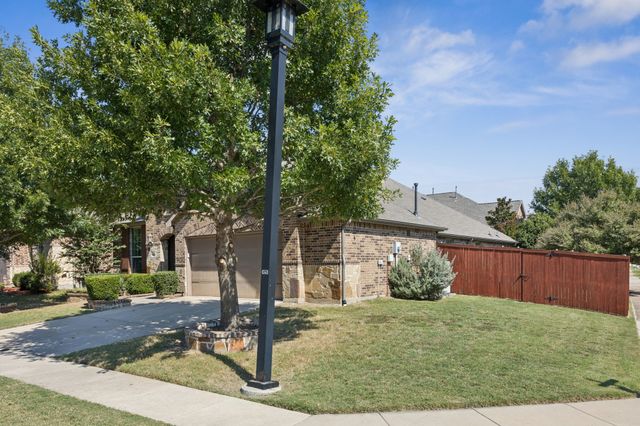 633 Hummingbird Drive, Little Elm, TX 75068
