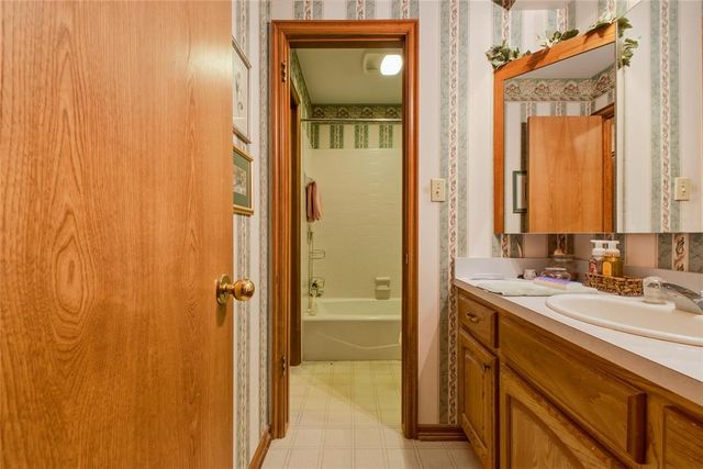 3333 Everett Drive, Edmond, OK 73013