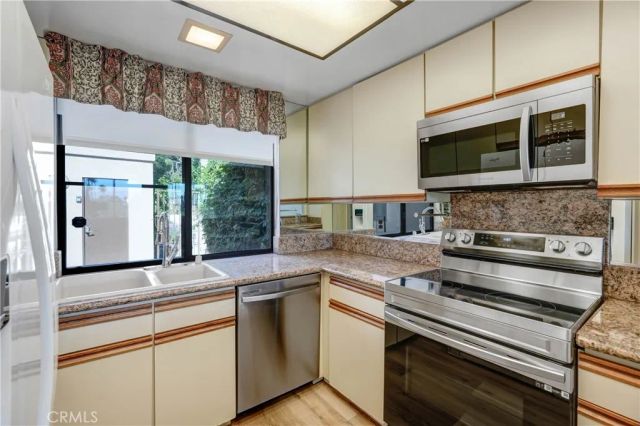 39856 Narcissus, Palm Desert, CA 92211