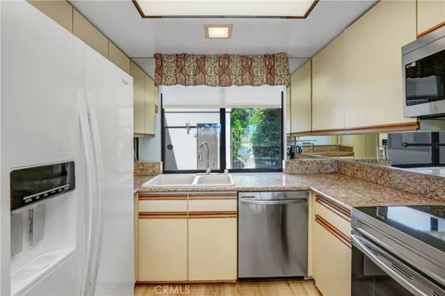 39856 Narcissus, Palm Desert, CA 92211