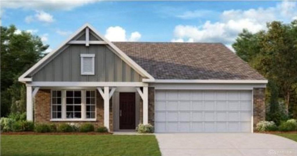 720 Hunters Run Drive, Brookville, OH 45309