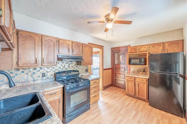 616 Park STREET, Watertown, WI 53098