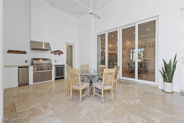 1467 Marlin DR, Naples, FL 34102