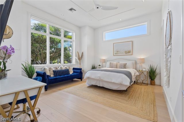 1467 Marlin DR, Naples, FL 34102