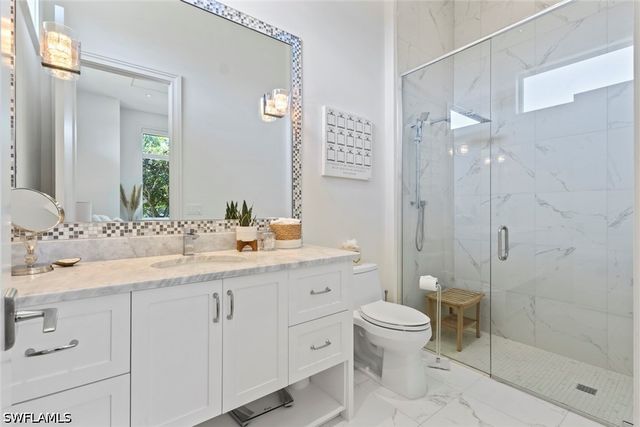 1467 Marlin DR, Naples, FL 34102