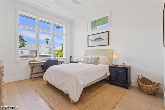 1467 Marlin DR, Naples, FL 34102