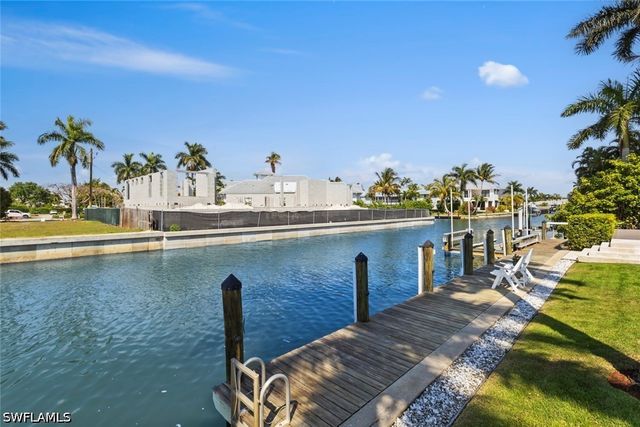 1467 Marlin DR, Naples, FL 34102