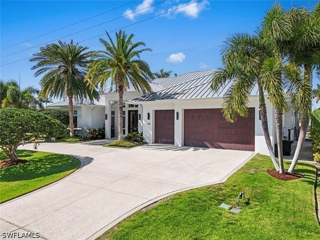 1467 Marlin DR, Naples, FL 34102