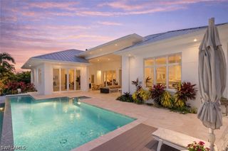 1467 Marlin DR, Naples, FL 34102