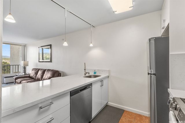 98-500 Koauka Loop 14C, Aiea, HI 96701