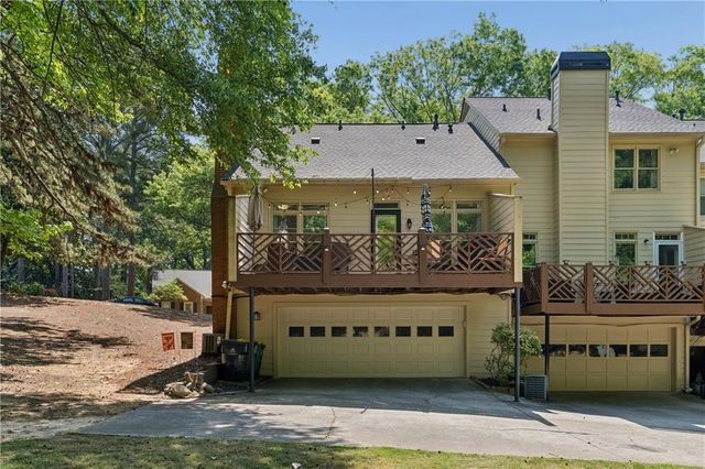 100 Weatherburne Drive, Roswell, GA 30076