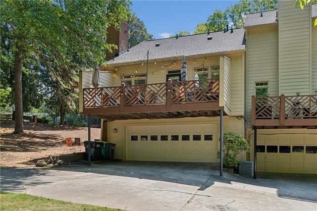 100 Weatherburne Drive, Roswell, GA 30076