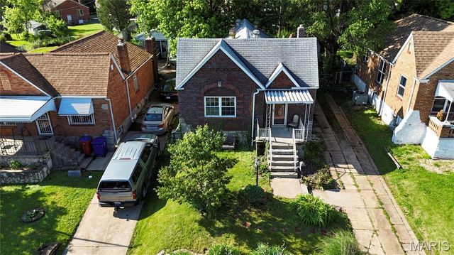 472 Kingston Drive, St Louis, MO 63125
