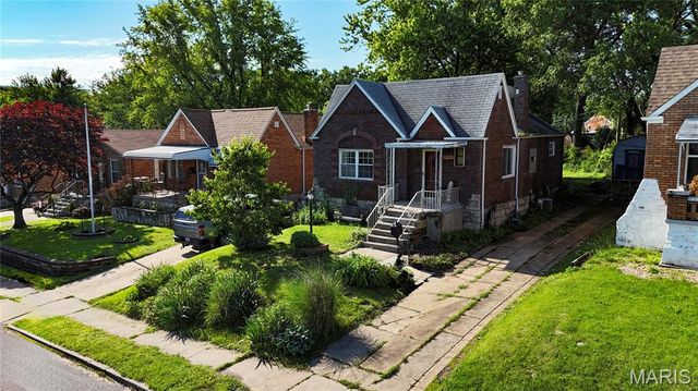 472 Kingston Drive, St Louis, MO 63125