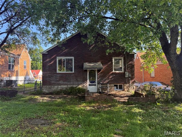 472 Kingston Drive, St Louis, MO 63125