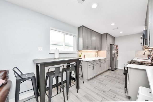 834 Ellington Street, Houston, TX 77088