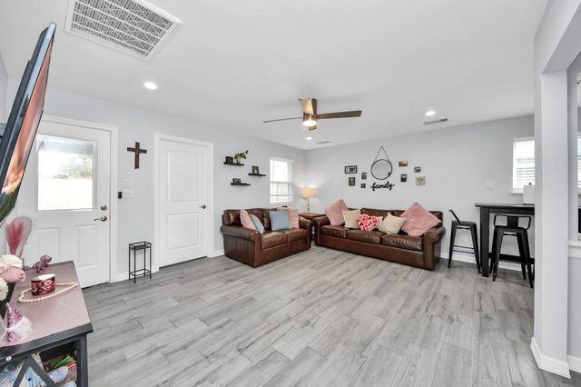 834 Ellington Street, Houston, TX 77088