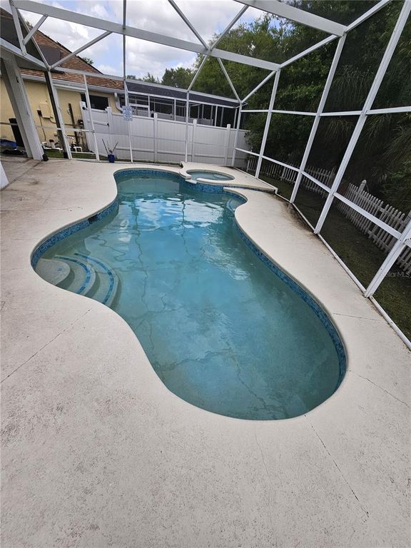 Image 14 of property listing at 8825 KENSINGTON COURT, Kissimmee, FL 34747