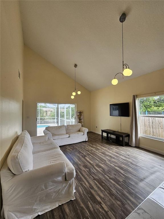 Image 24 of property listing at 8825 KENSINGTON COURT, Kissimmee, FL 34747