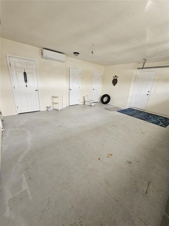 Image 28 of property listing at 8825 KENSINGTON COURT, Kissimmee, FL 34747