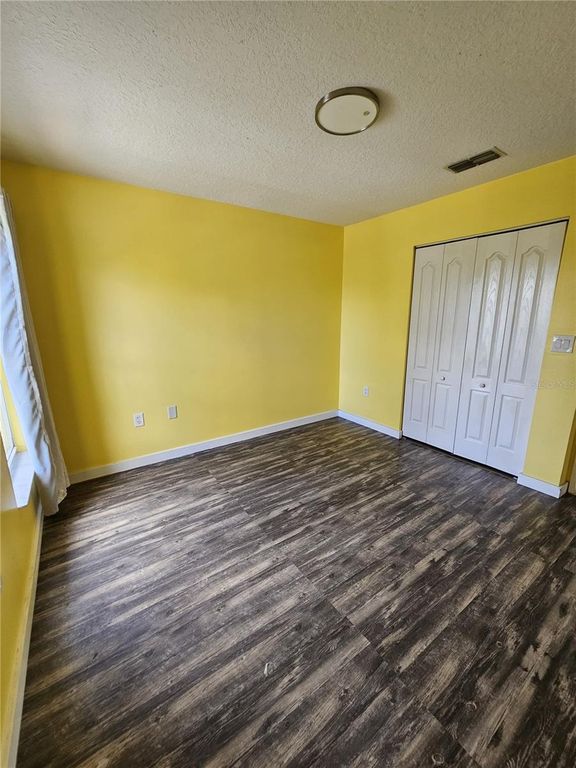 Image 6 of property listing at 8825 KENSINGTON COURT, Kissimmee, FL 34747