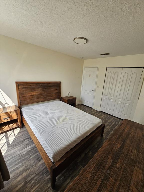 Image 8 of property listing at 8825 KENSINGTON COURT, Kissimmee, FL 34747