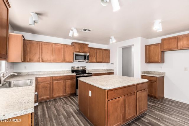 1272 W PINKLEY Avenue, Coolidge, AZ 85128