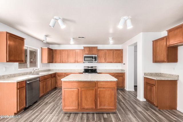 1272 W PINKLEY Avenue, Coolidge, AZ 85128